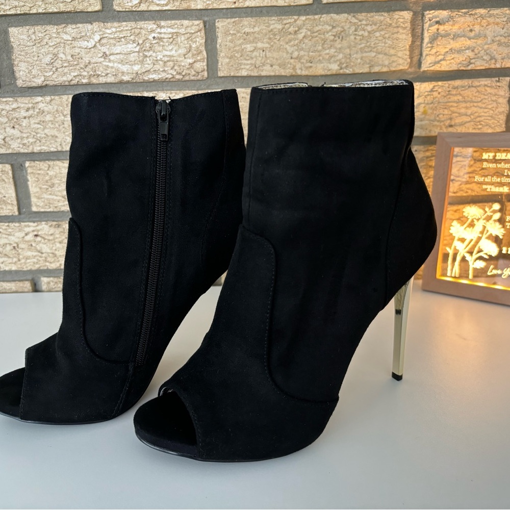Fashion nova 8 1/2 booties.